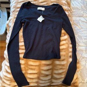 Unique Abercrombie Women's Black Long Sleeve Top with stretch